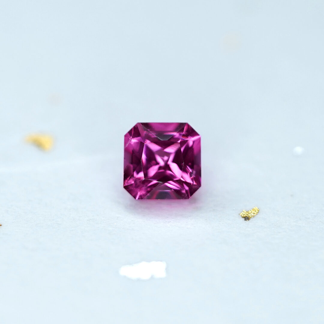 ホットピンクスピネル 0.42ct タンザニア・マヘンゲ産 - 画像 (2)