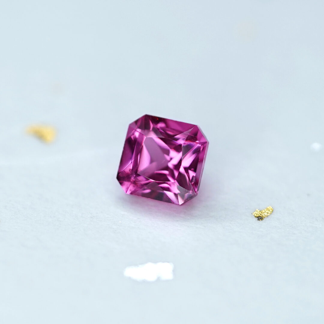 ホットピンクスピネル 0.42ct タンザニア・マヘンゲ産 - 画像 (3)