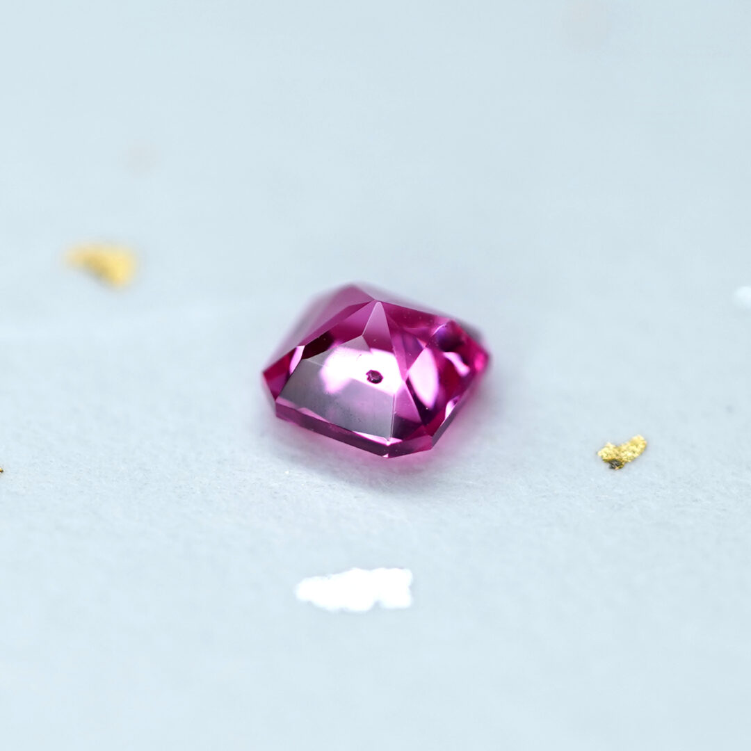 ホットピンクスピネル 0.42ct タンザニア・マヘンゲ産 - 画像 (4)