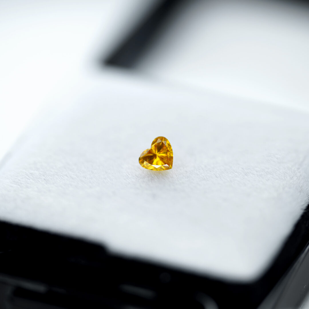 天然オレンジイエローダイヤモンド Fancy Vivid Orange Yellow 0.266ct CGL - 画像 (5)