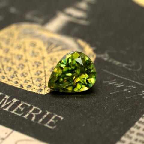 グリーンスフェーン 2.09ct マダガスカル産