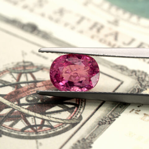 マヘンゲスピネル 2.60ct タンザニア産