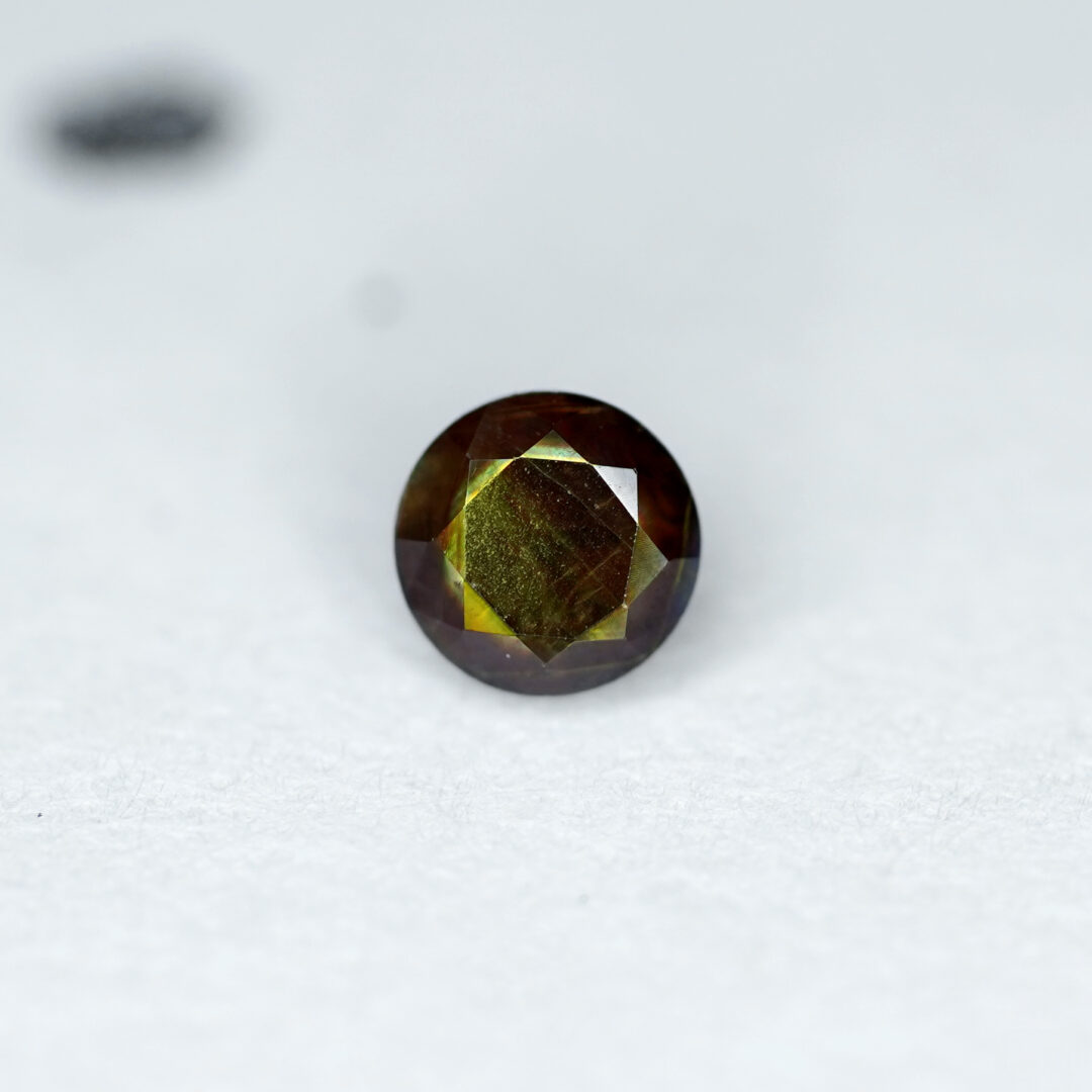 レインボーガーネット 0.376ct 奈良県産 - 画像 (2)