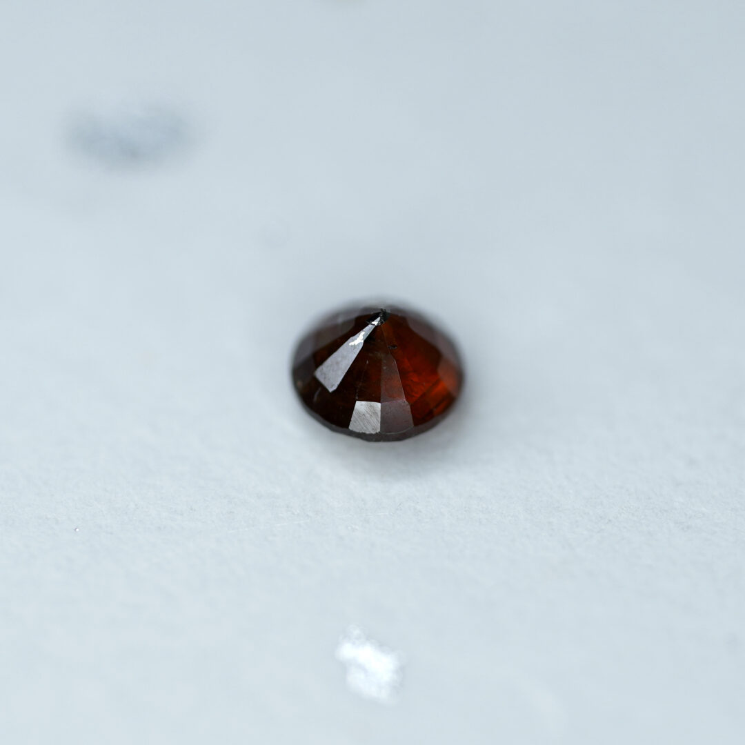 レインボーガーネット 0.376ct 奈良県産 - 画像 (4)