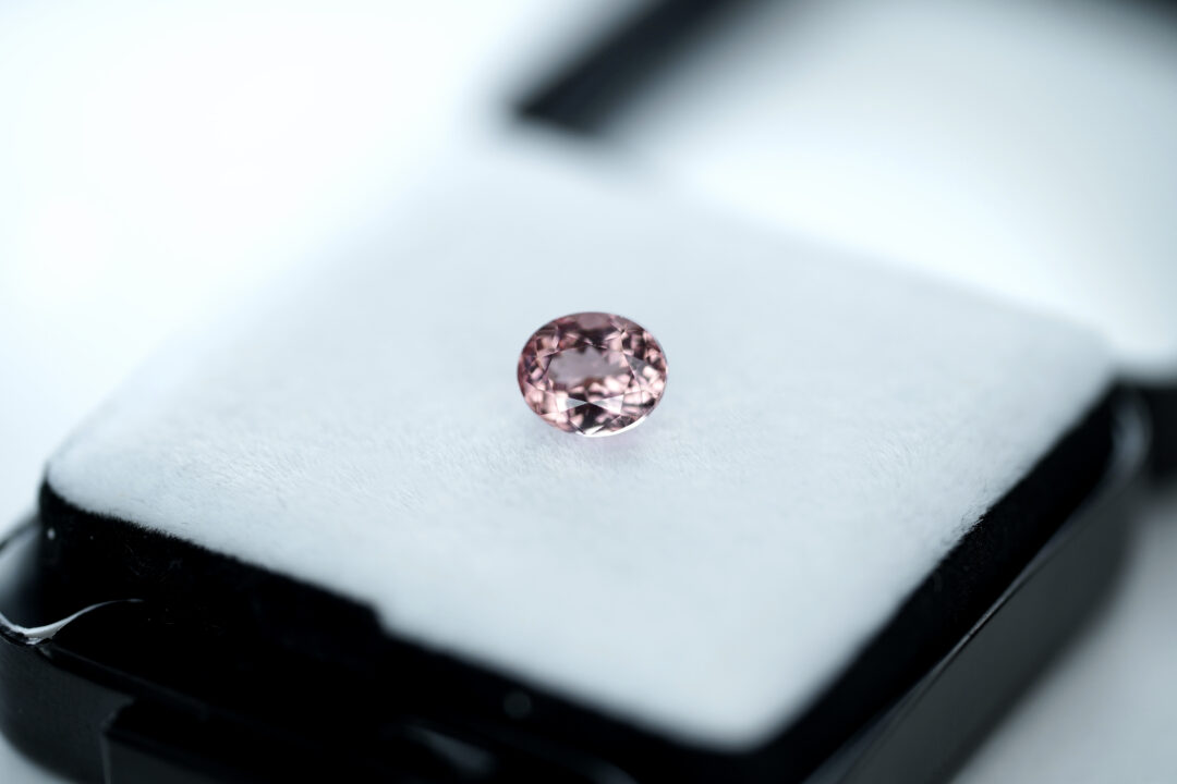 ピンクアパタイト 0.98ct ブラジル産 - 画像 (5)