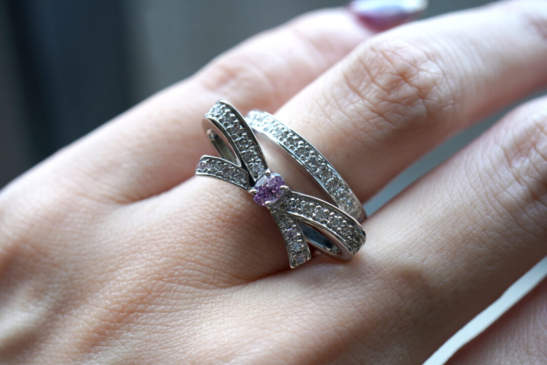 FANCY DEEP PINK PURPLE 0.193ct D0.60ct PT900 リボンエタニティ AGT