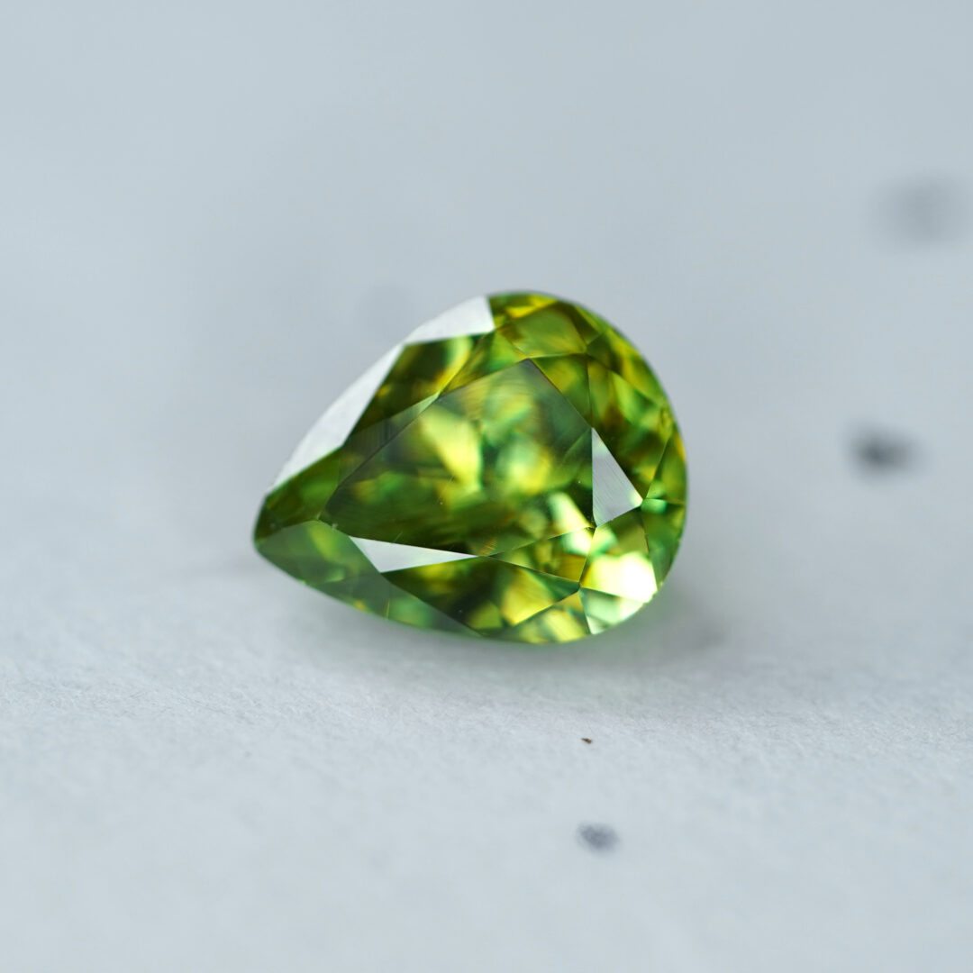 グリーンスフェーン 2.090ct マダガスカル産 - 画像 (2)