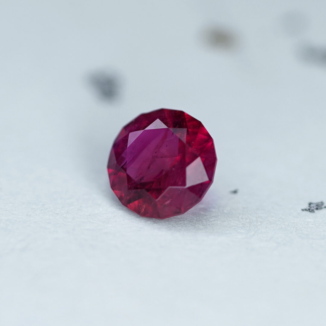 レッドベリル ビクスバイト 0.656ct アメリカ・ユタ州産 CGL - 画像 (3)