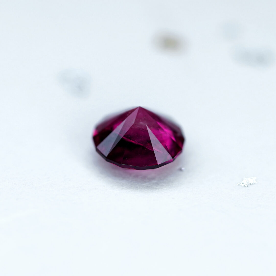 レッドベリル ビクスバイト 0.656ct アメリカ・ユタ州産 CGL - 画像 (4)