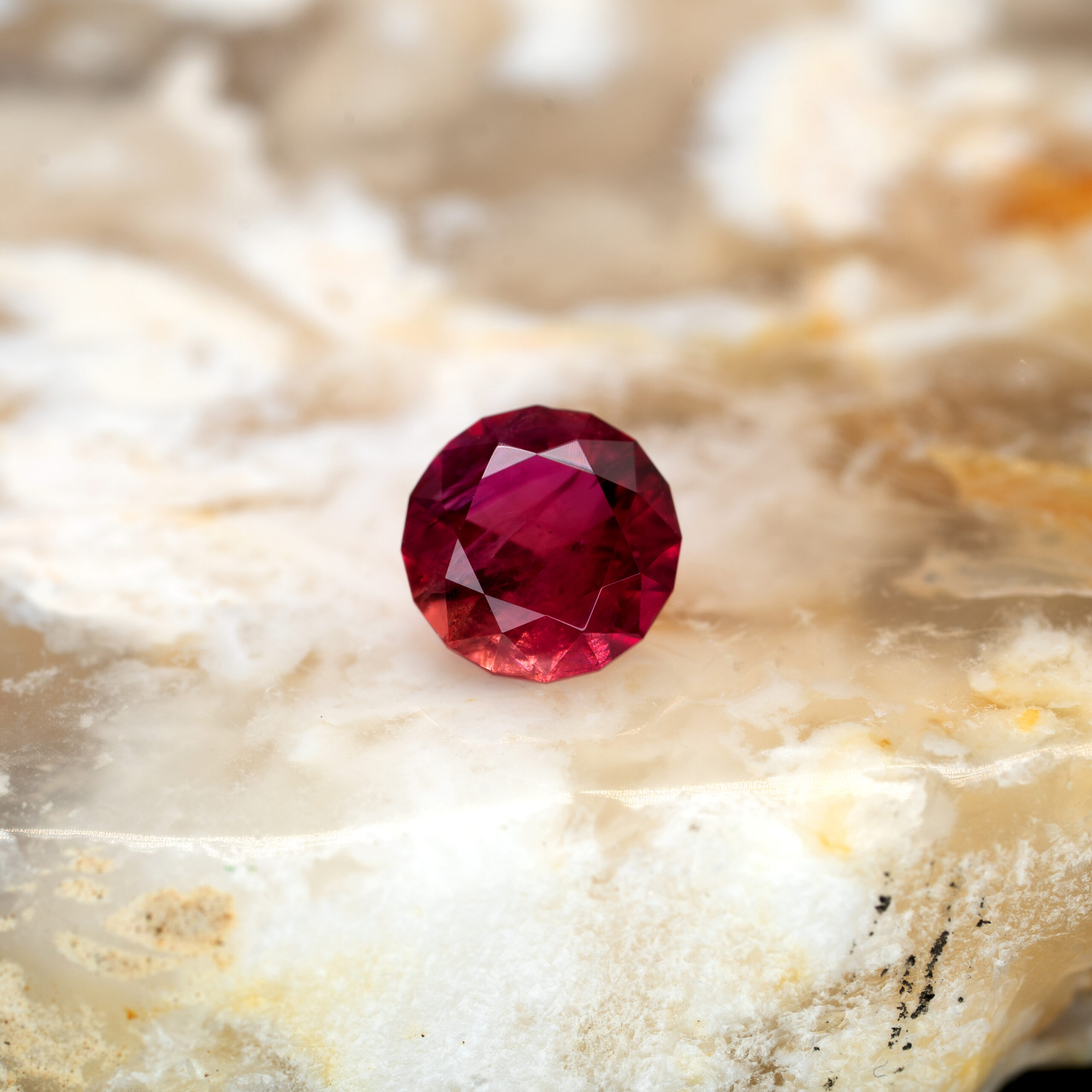 レッドベリル ビクスバイト 0.656ct アメリカ・ユタ州産 CGL - 画像 (7)