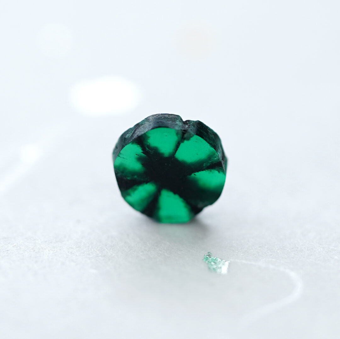 トラピッチェエメラルド 0.56ct コロンビア産 - 画像 (2)