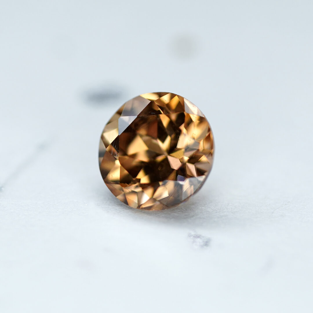 非加熱ジルコン 2.47ct タンザニア産 - 画像 (3)
