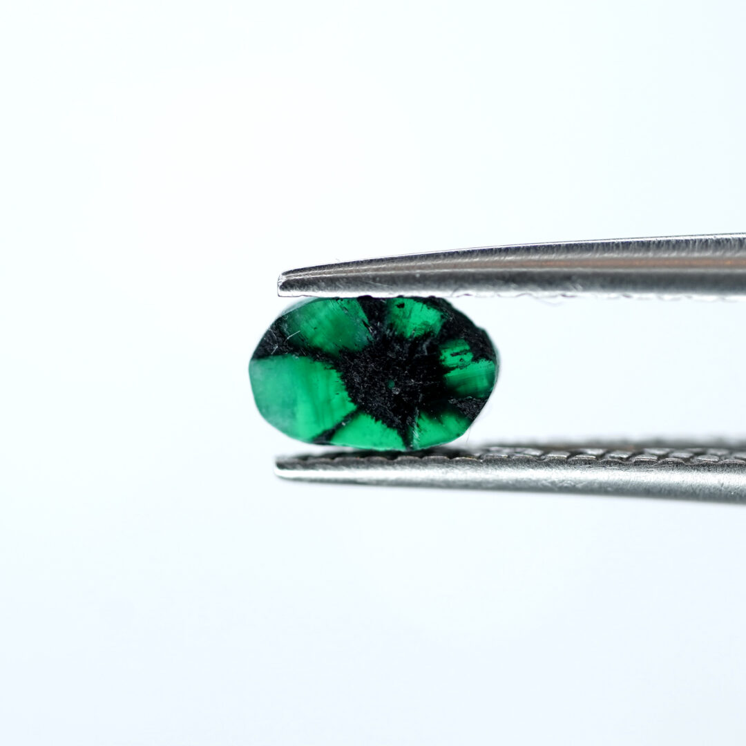 トラピッチェエメラルド 0.39ct コロンビア産 - 画像 (4)