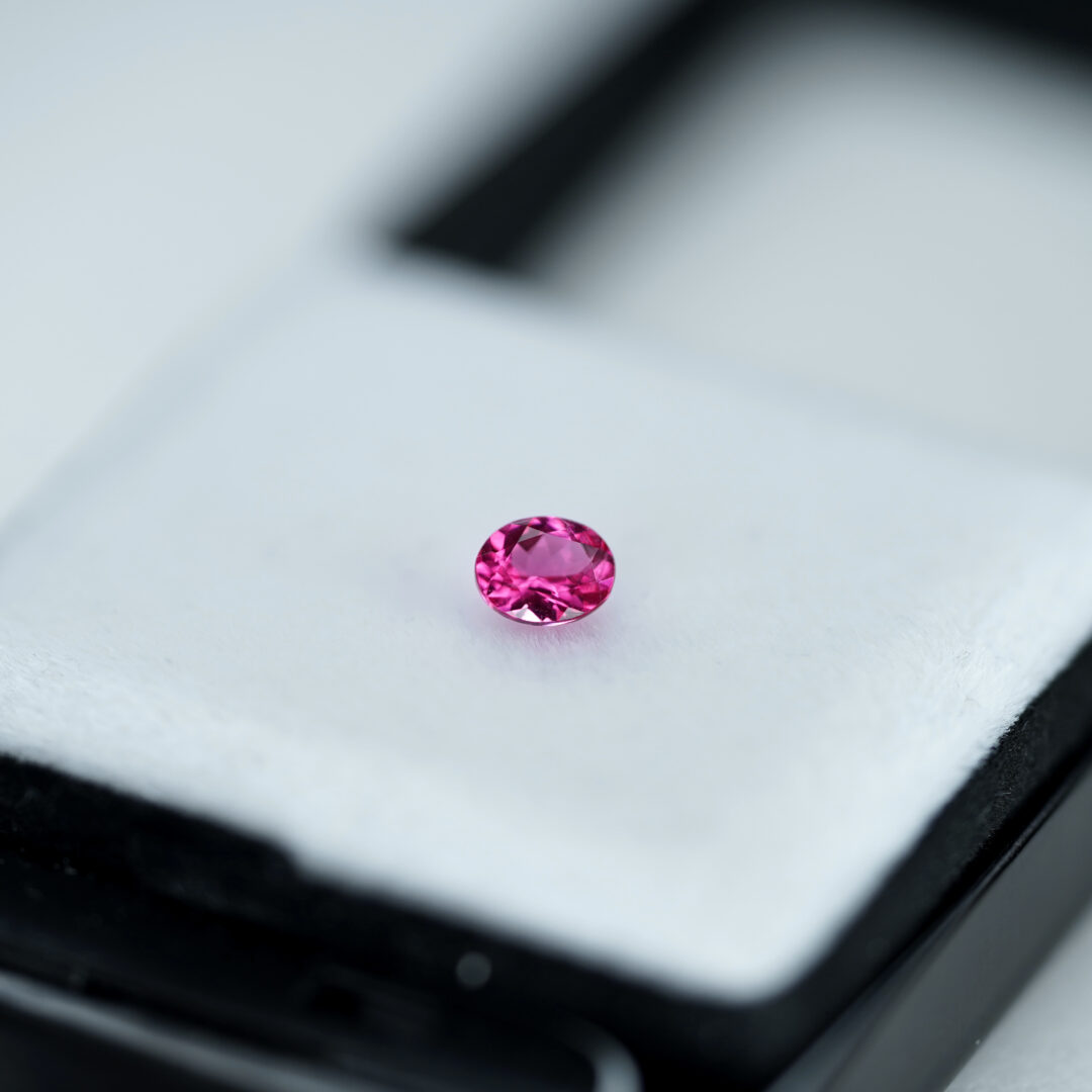 ホットピンクスピネル 0.41ct タンザニア・マヘンゲ産 - 画像 (5)