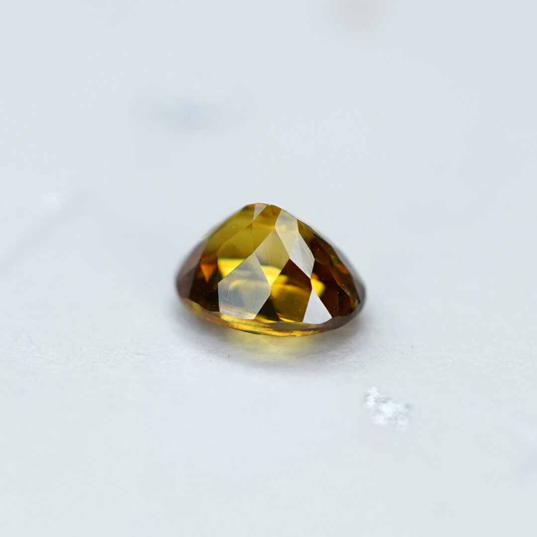 スフェーン 0.69ct マダガスカル産 - 画像 (5)