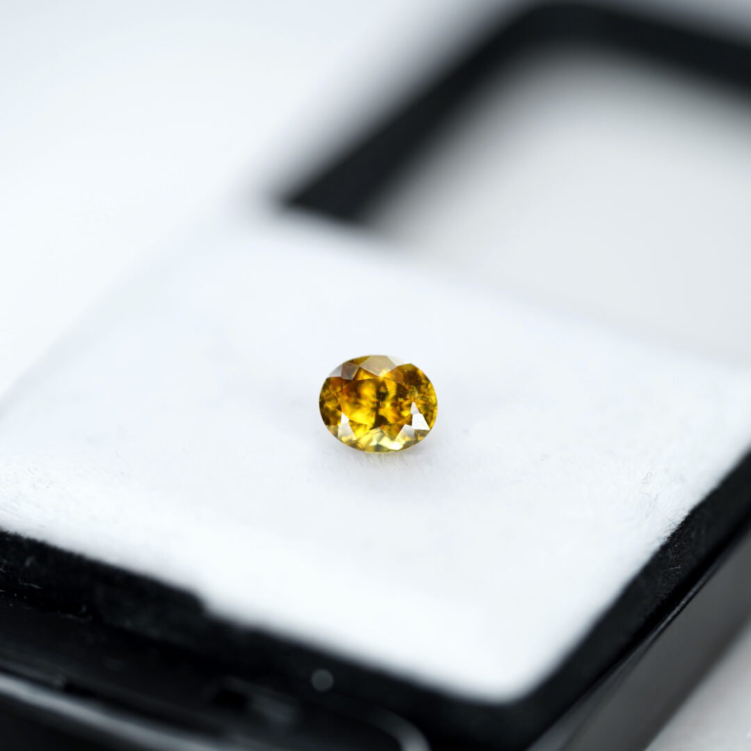 スフェーン 0.89ct マダガスカル産 - 画像 (6)