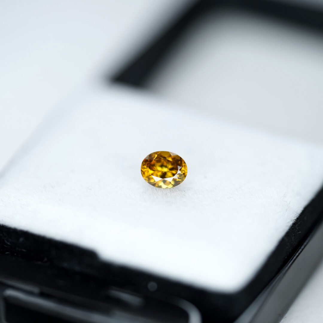 スフェーン 0.69ct マダガスカル産 - 画像 (6)