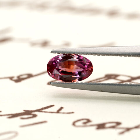 バイカラーサファイア 0.281ct マダガスカル産 DGL