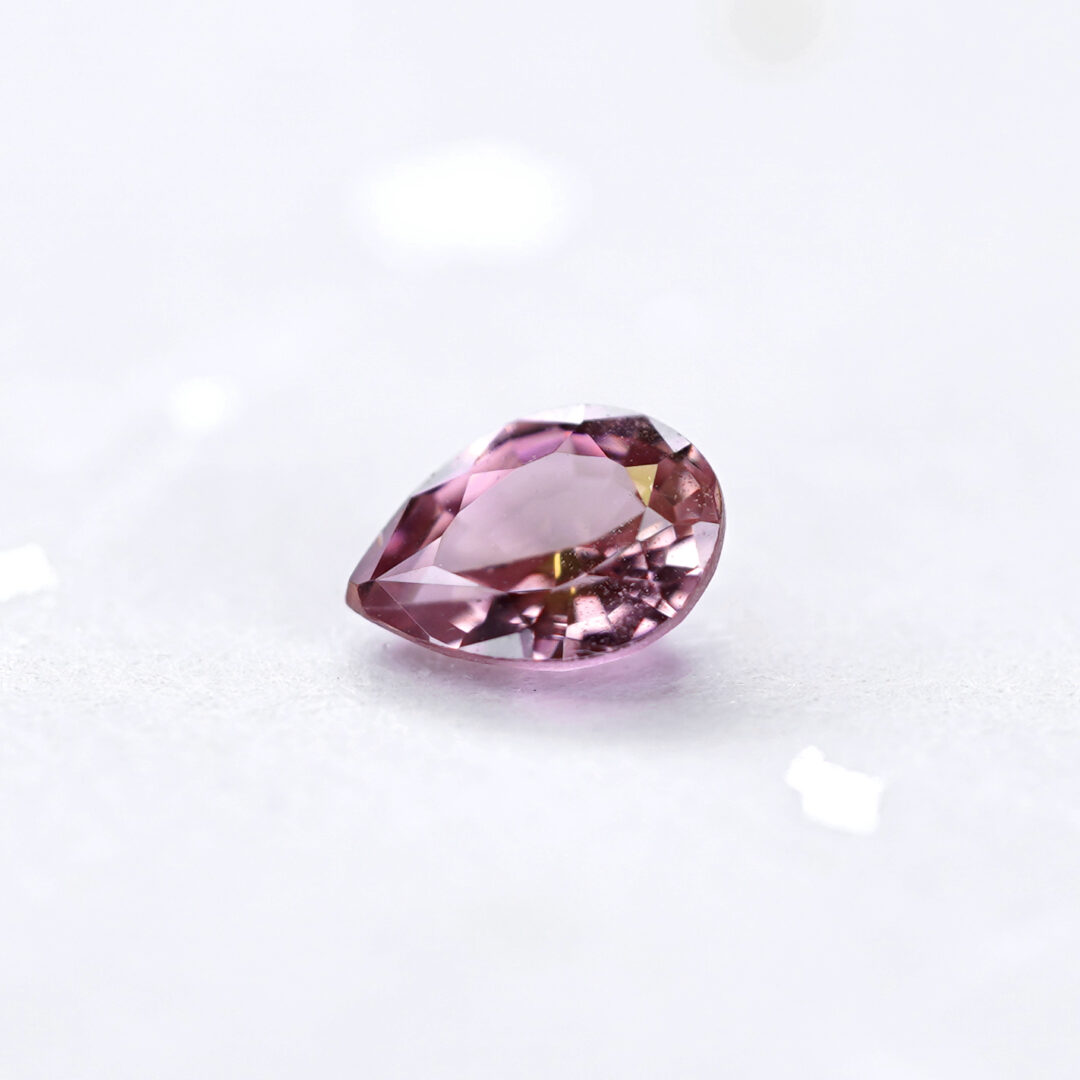 ファンシーカラーサファイア 0.55ct マダガスカル産 - 画像 (2)