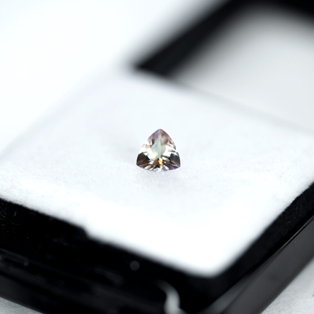 バイカラーピーチゾイサイト 0.50ct タンザニア産 - 画像 (5)