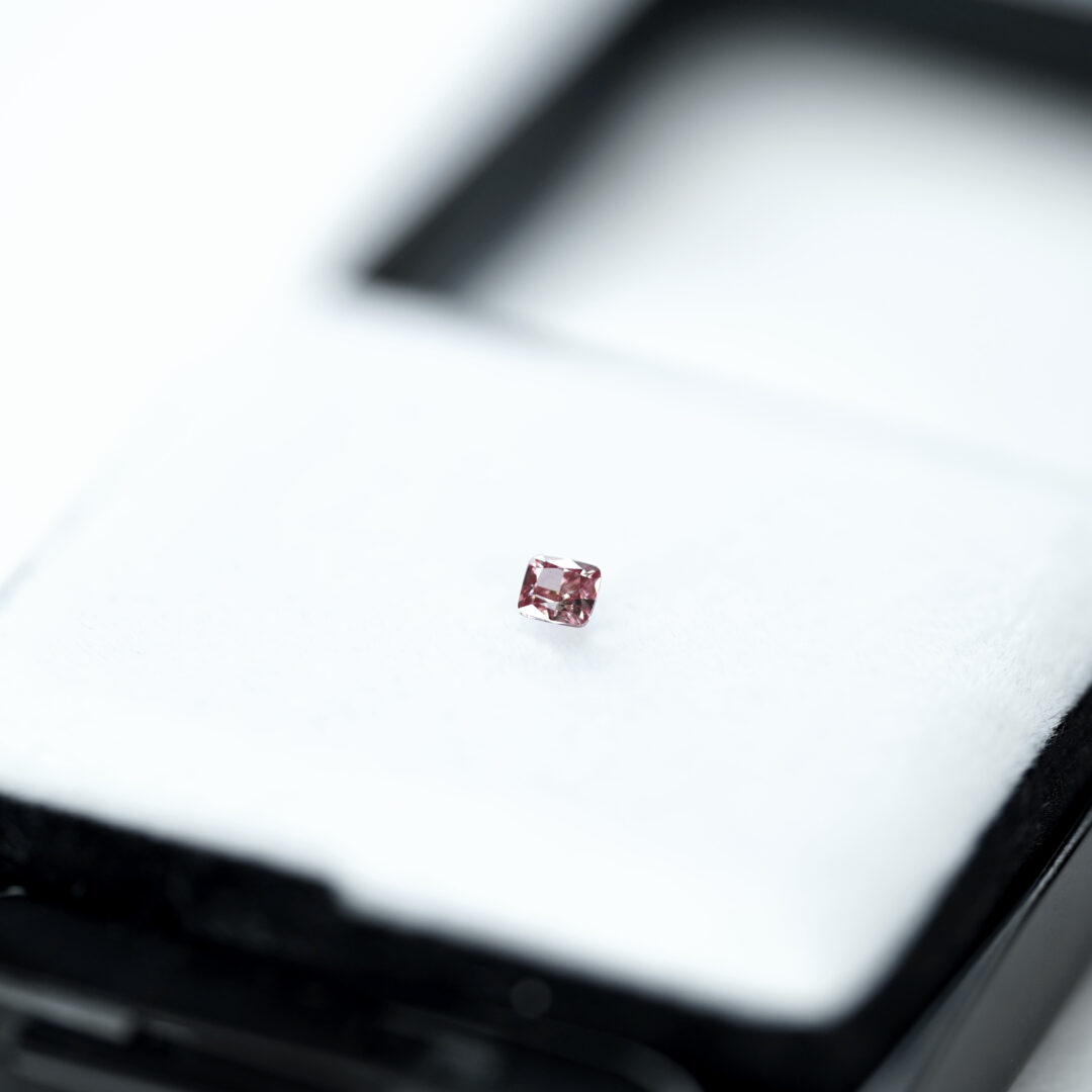 天然ピンクダイヤモンド Fancy Deep Pink 0.105ct CGL - 画像 (5)