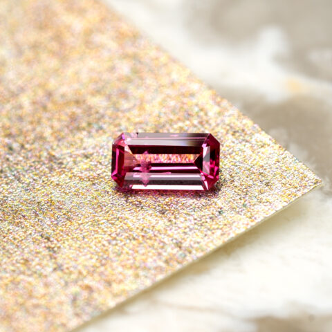 ホットピンクスピネル 0.16ct ビルマ産