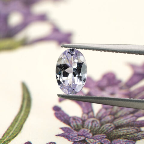 ラベンダーピンクゾイサイト 0.44ct タンザニア産