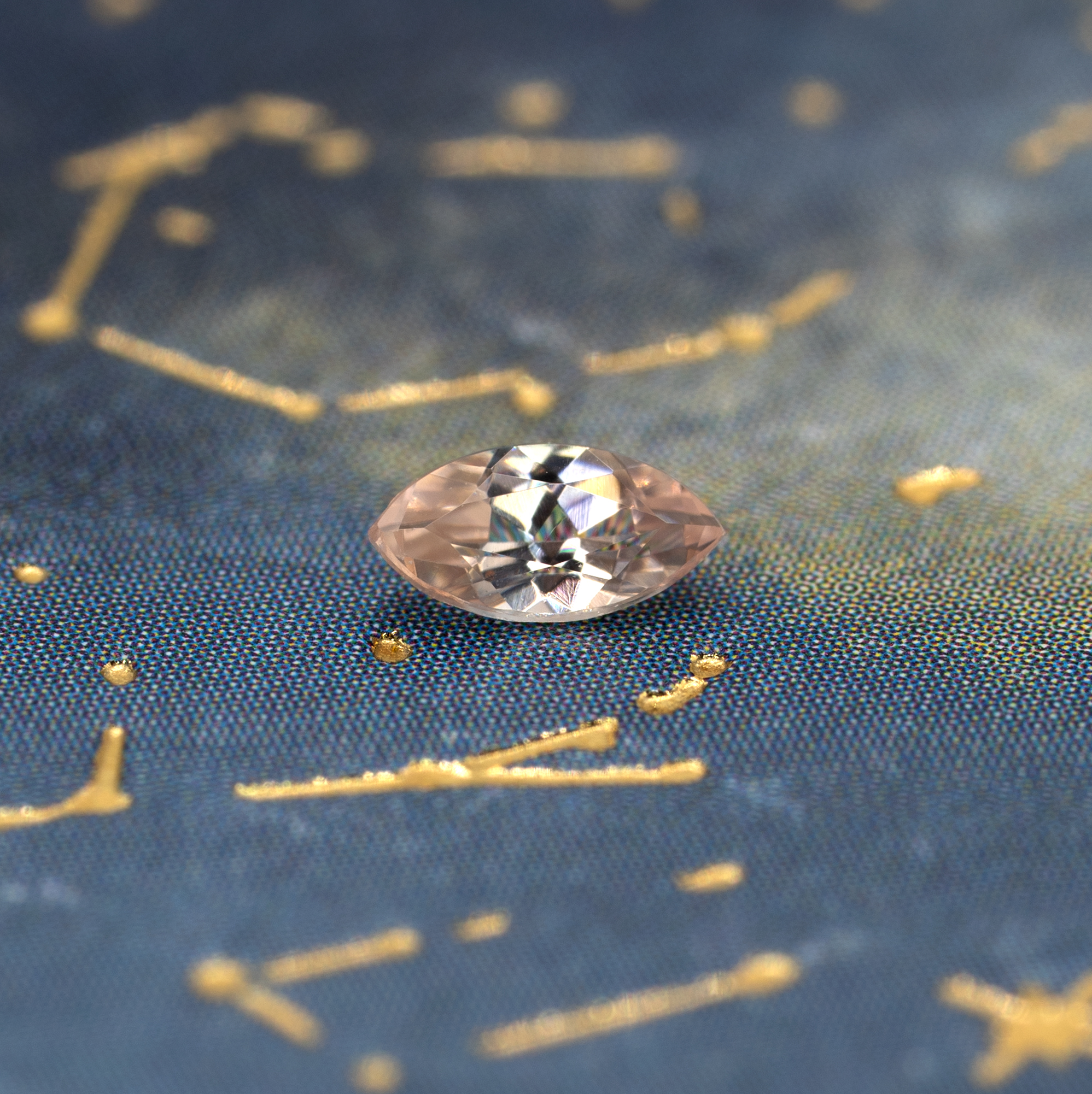 ピーチベニトアイト 0.08ct アメリカ・サンベニト産