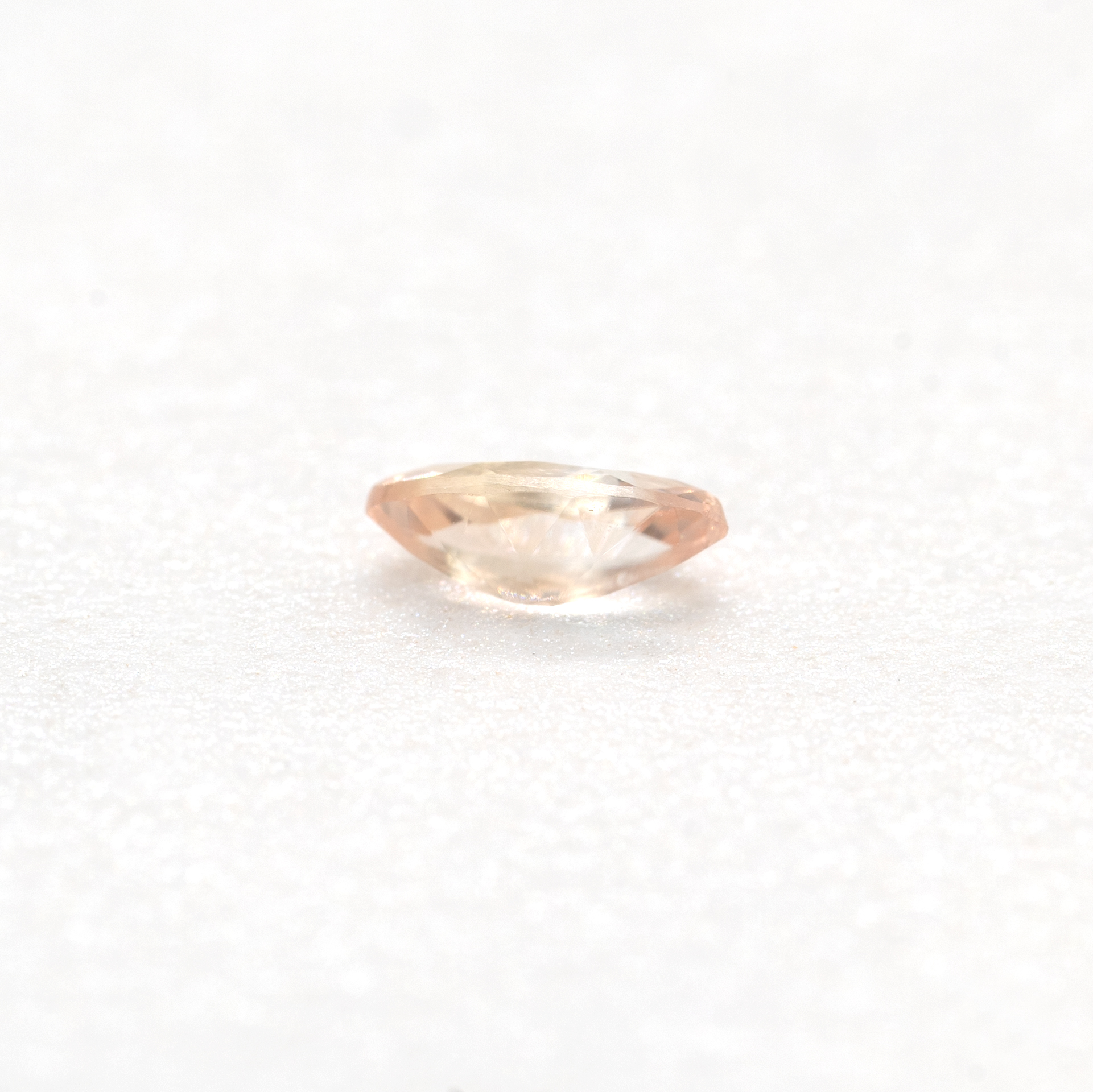 ピーチベニトアイト 0.08ct アメリカ・サンベニト産 - 画像 (5)