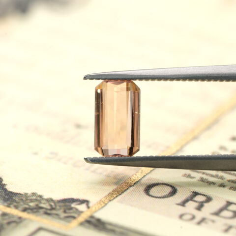 非加熱オレンジゾイサイト 0.625ct タンザニア産 CGL