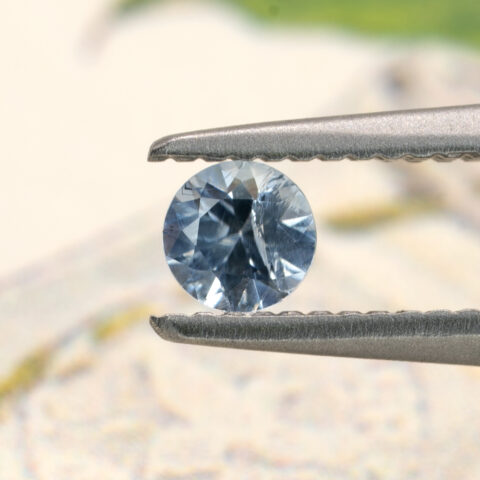 ベニトアイト 0.08ct アメリカ・サンベニト産