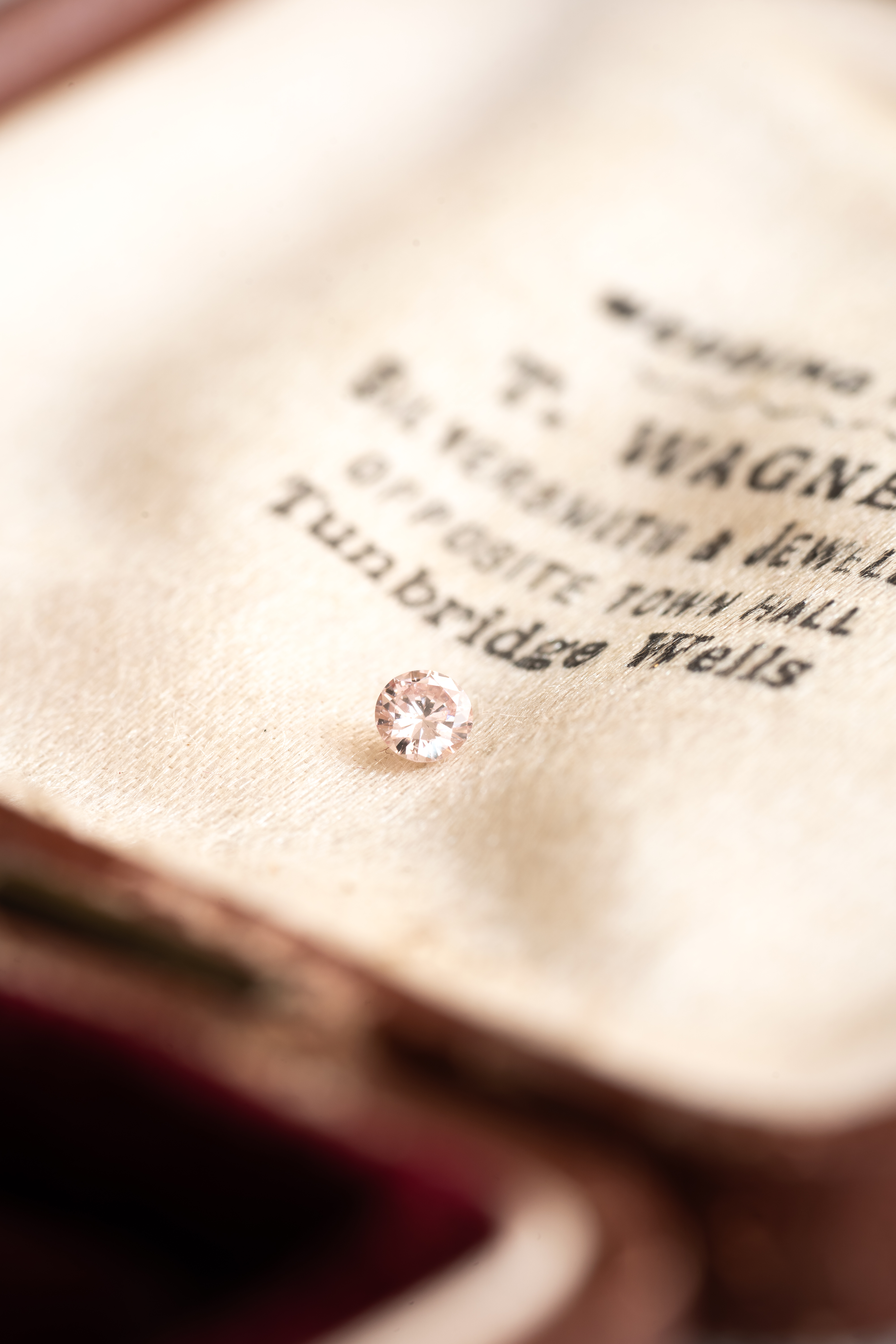 ピンクダイヤモンド 0.058ct Fancy Light Pink CGL