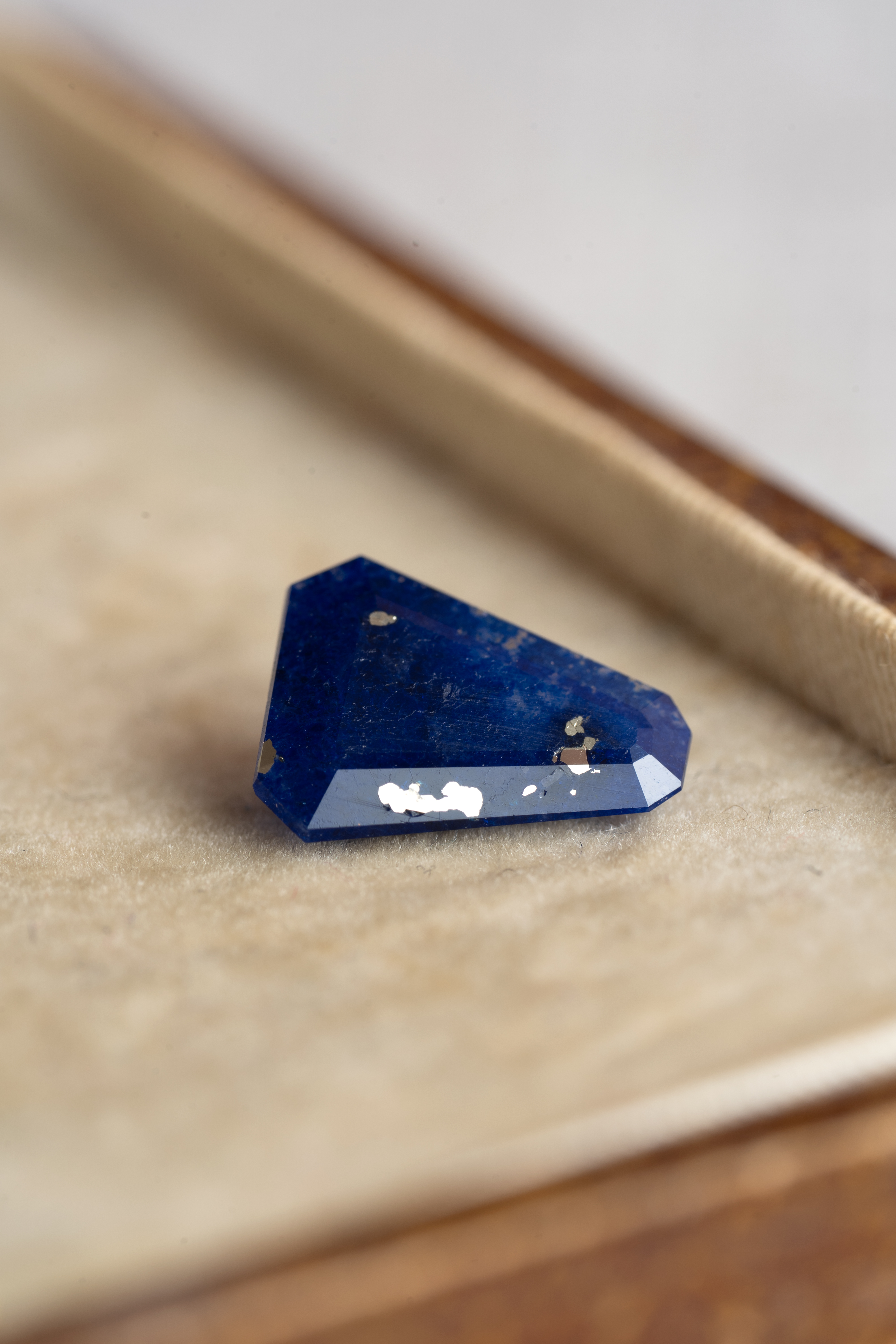 パイライト+ラズライトインソーダライト 1.85ct アフガニスタン産