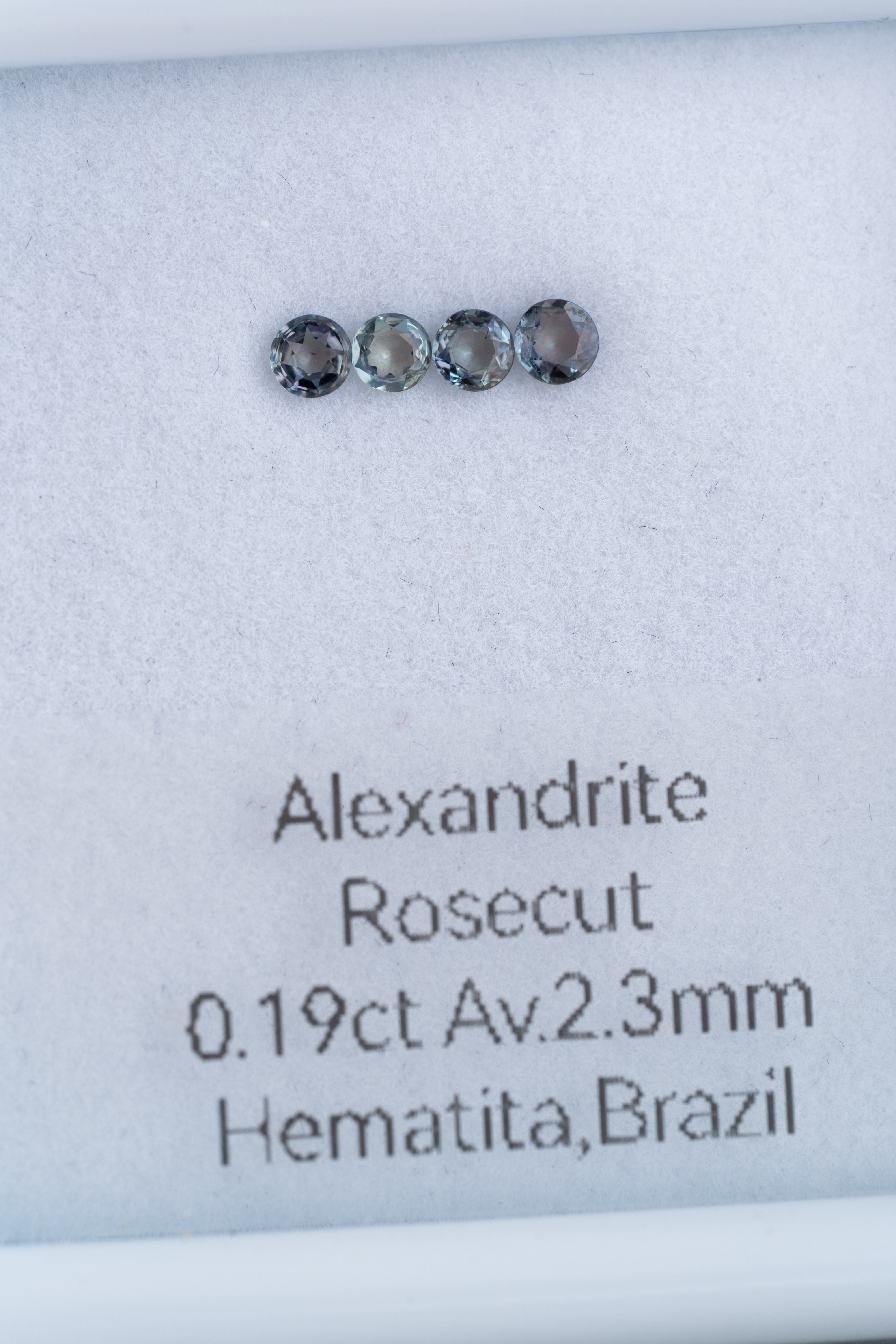 アレキサンドライト 0.19ct ブラジル・ヘマチタ鉱山産 - 画像 (4)