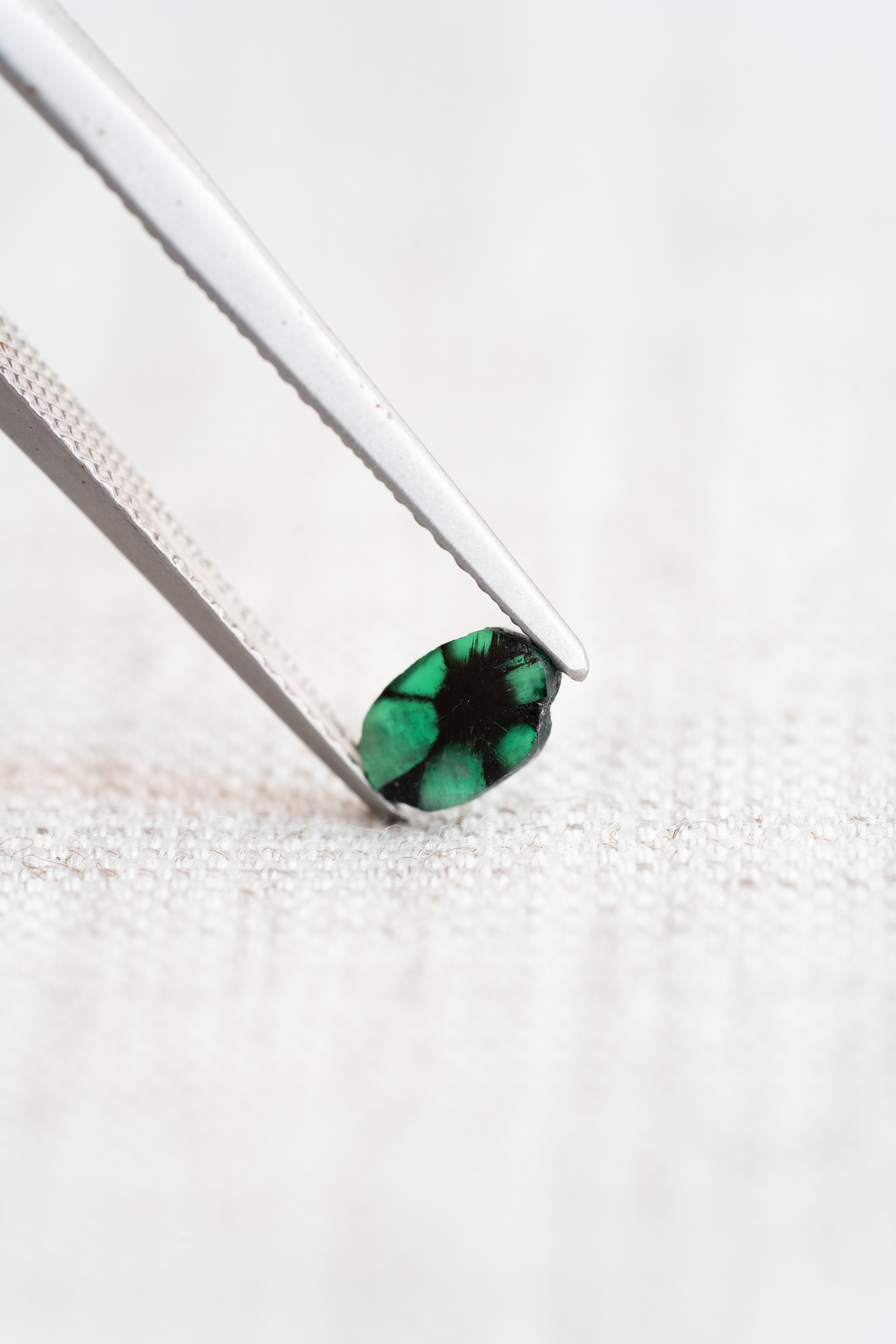 トラピッチェエメラルド 0.39ct コロンビア産 - 画像 (3)
