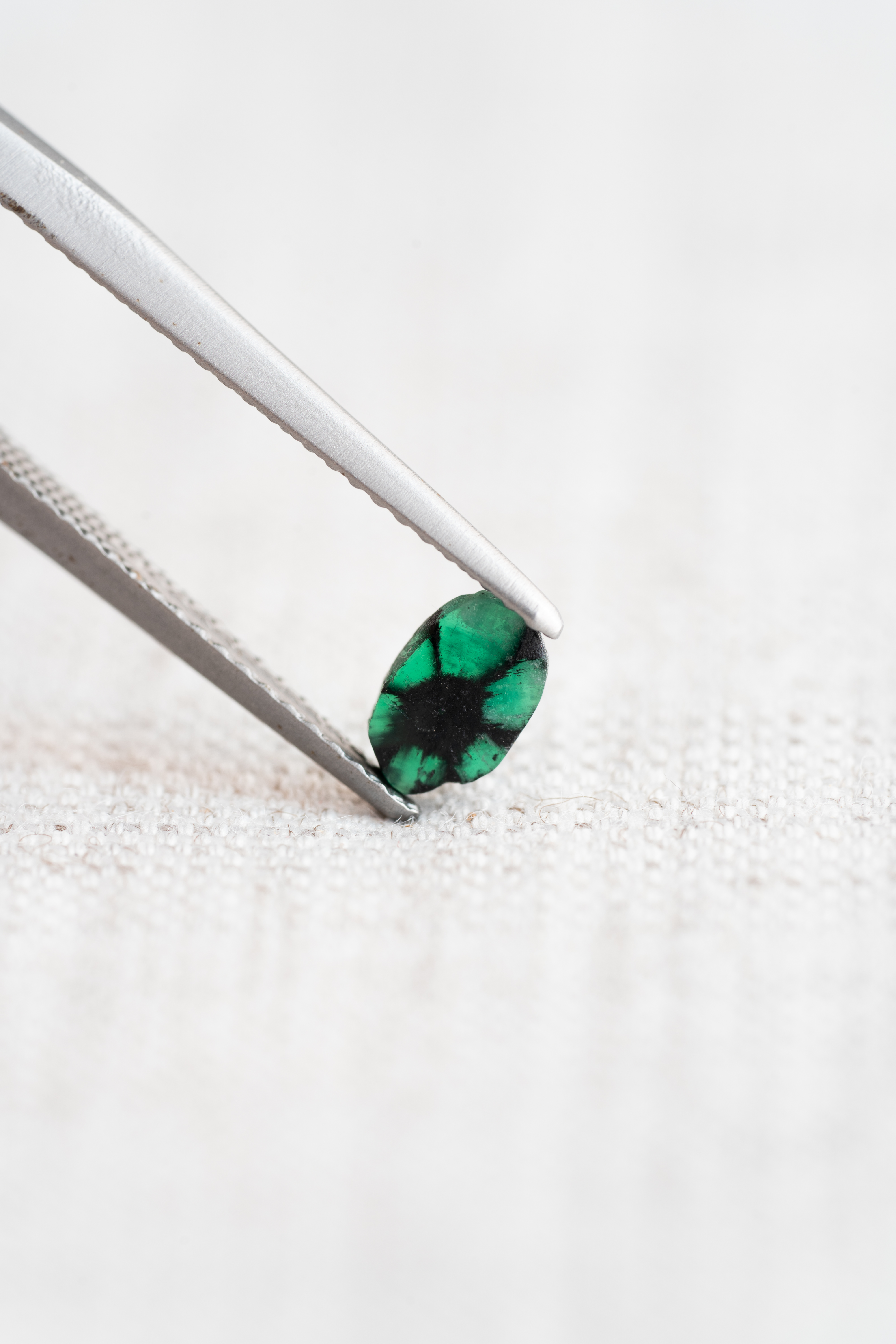 トラピッチェエメラルド 0.39ct コロンビア産 - 画像 (4)