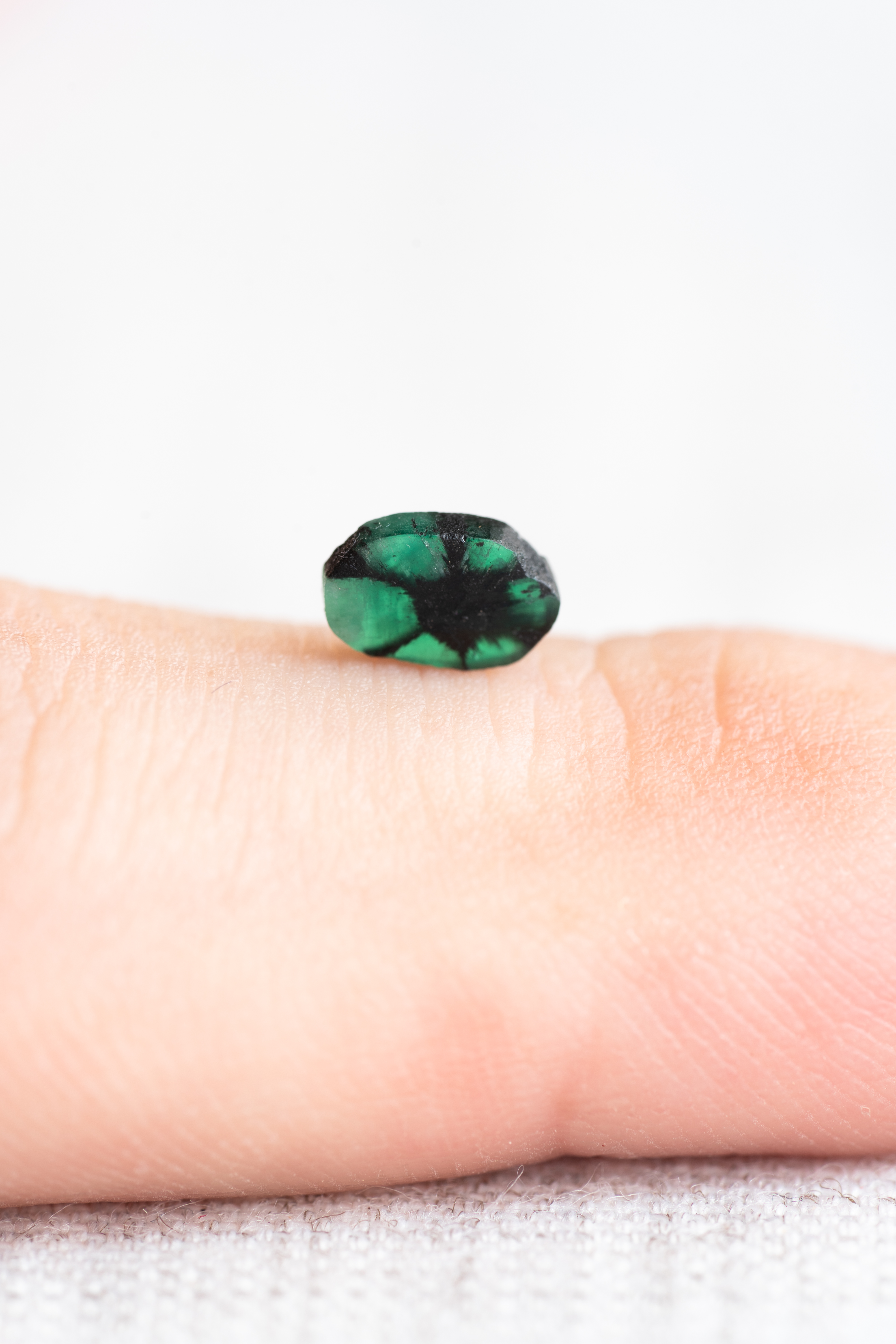 トラピッチェエメラルド 0.39ct コロンビア産 - 画像 (5)
