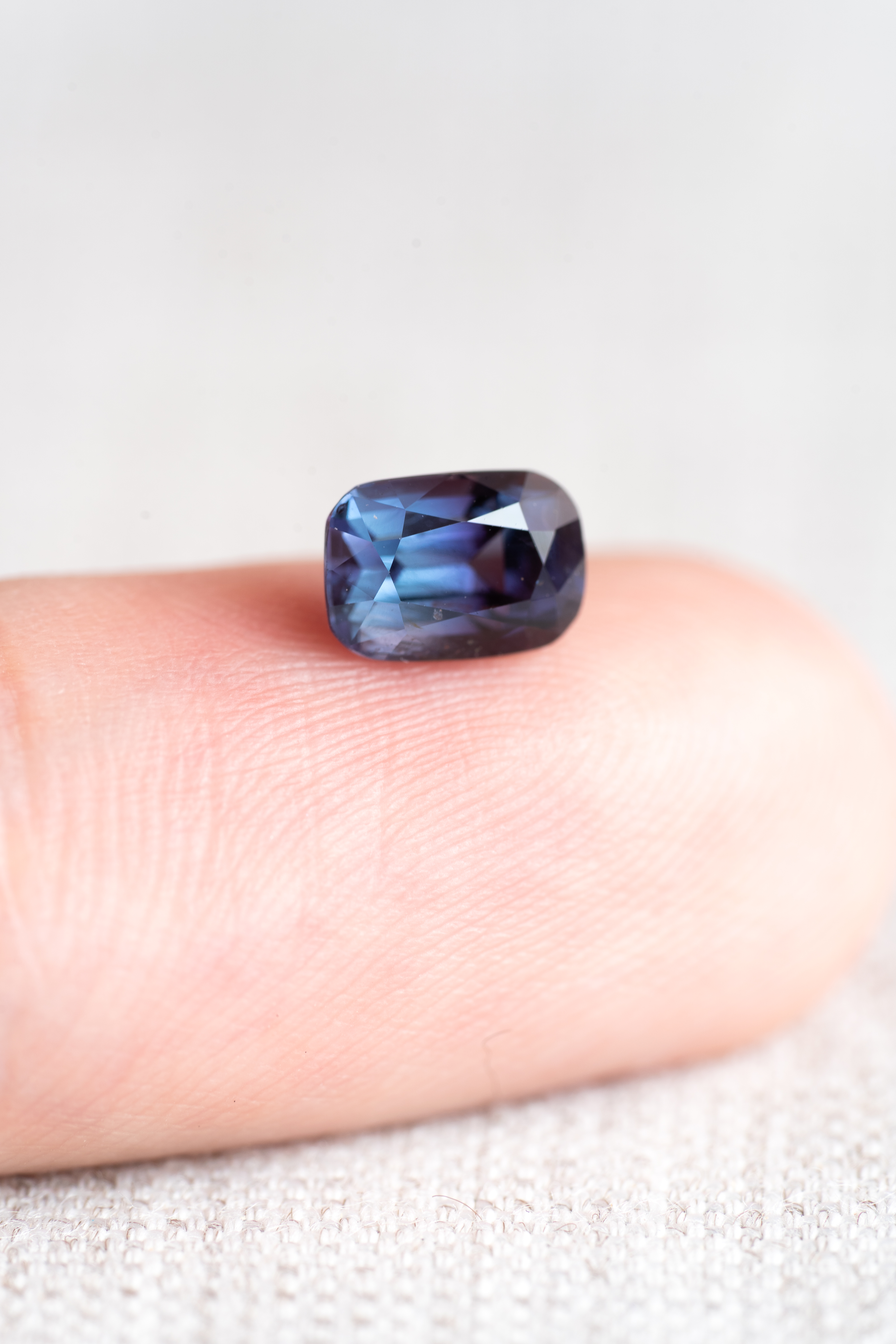 バイカラースピネル 1.21ct タンザニア産 - 画像 (7)