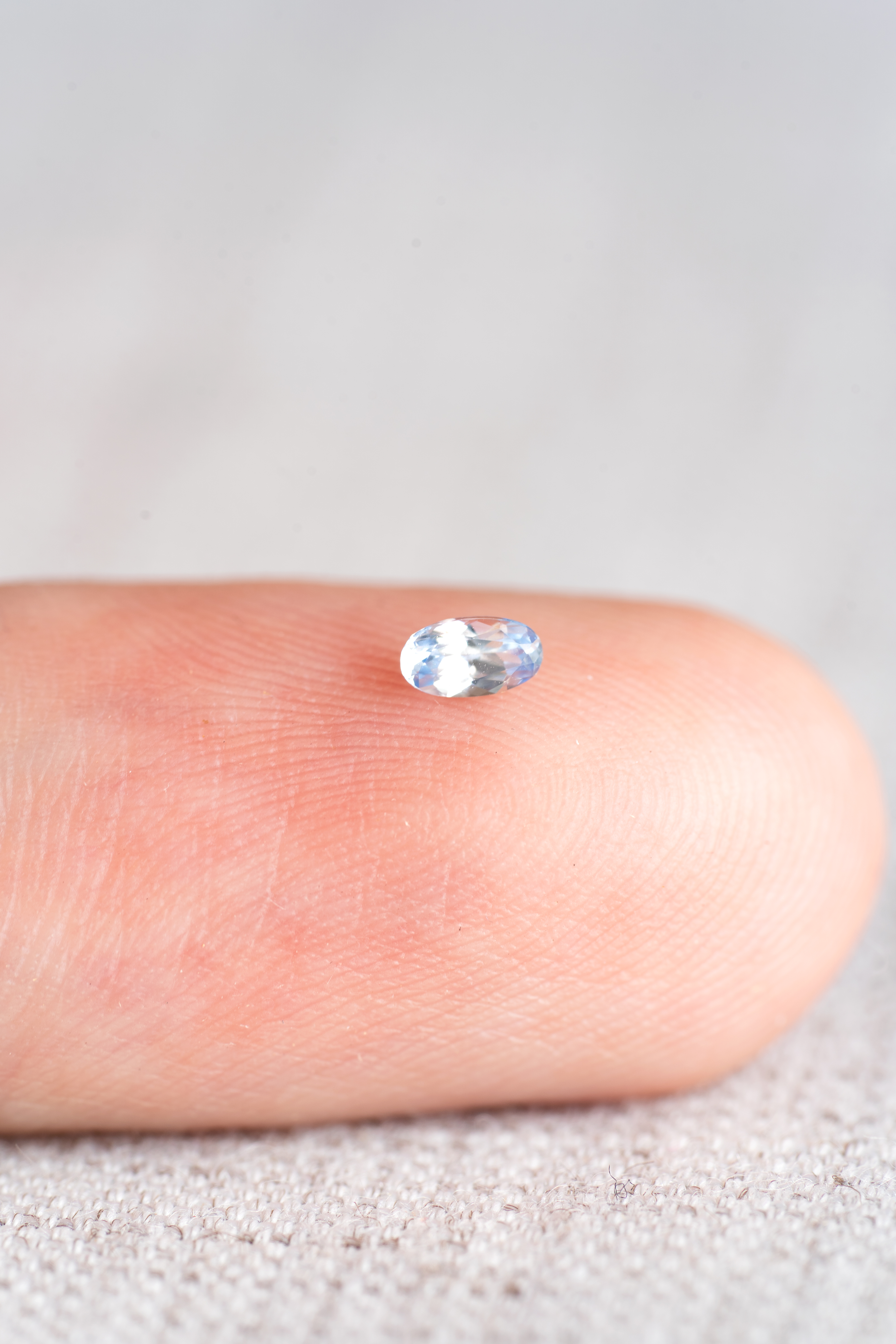 バイカラーベニトアイト 0.12ct アメリカ・カリフォルニア州産 - 画像 (6)